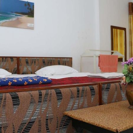Suisse Villa Канди Екстериор снимка